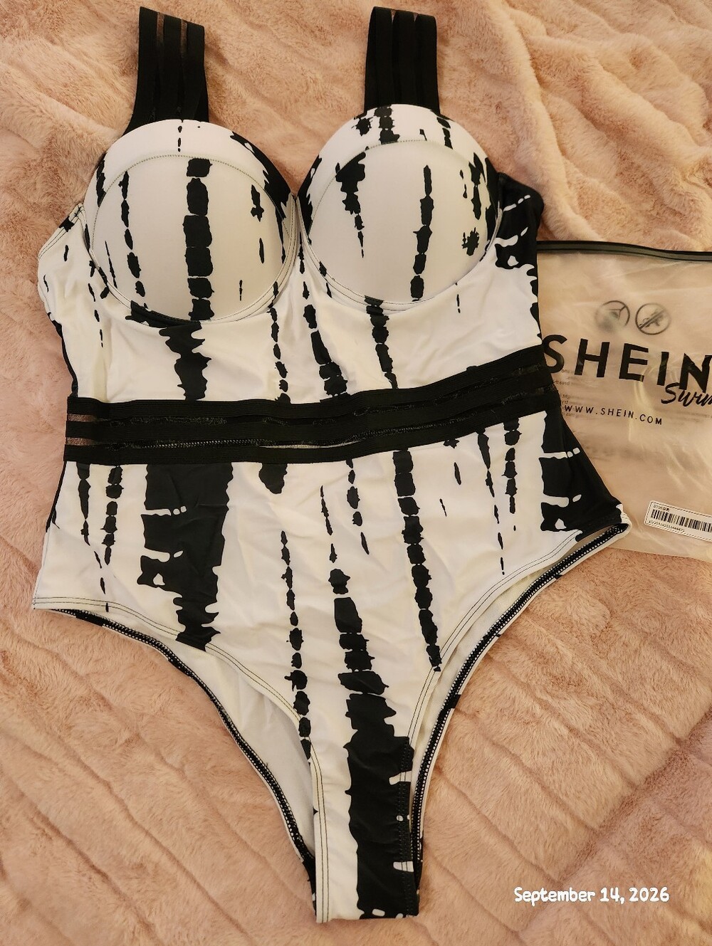 SHEIN Womens Black & White Tie-Dye One-Piece Swimsuit